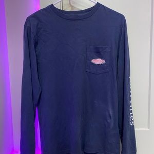 navy blue vineyard vines tee